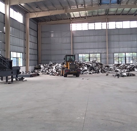 大型鋼廠引進(jìn)路友破碎機(jī)作為廢舊鋼物料的核心加工設(shè)備