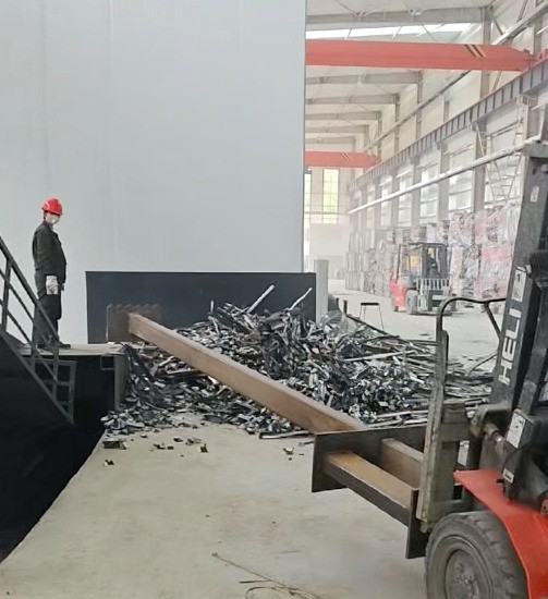 因客戶輸送帶坑未及時(shí)完善，空轉(zhuǎn)試機(jī)結(jié)束后，雙方協(xié)商一致，取消后面的打料試機(jī)。