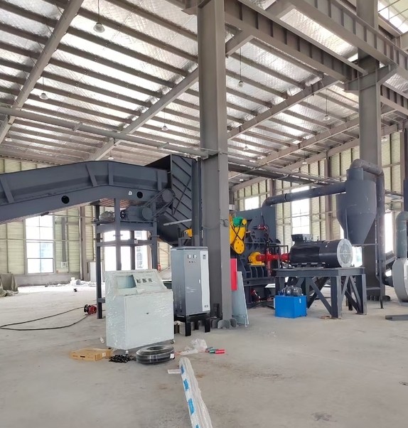 安徽路友450型破碎機(jī)完成組裝工作，由于其他原因暫緩試機(jī)。