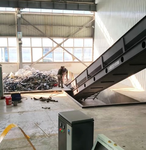 路友破碎機(jī)的優(yōu)點(diǎn)多多，均勻、穩(wěn)定、高效、機(jī)構(gòu)簡(jiǎn)單、易維護(hù)等等