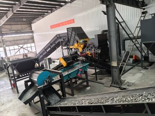 創(chuàng)新技術(shù)和全新智能軟件驅(qū)動(dòng)，精準(zhǔn)挑除輕物質(zhì)和金屬雜質(zhì)