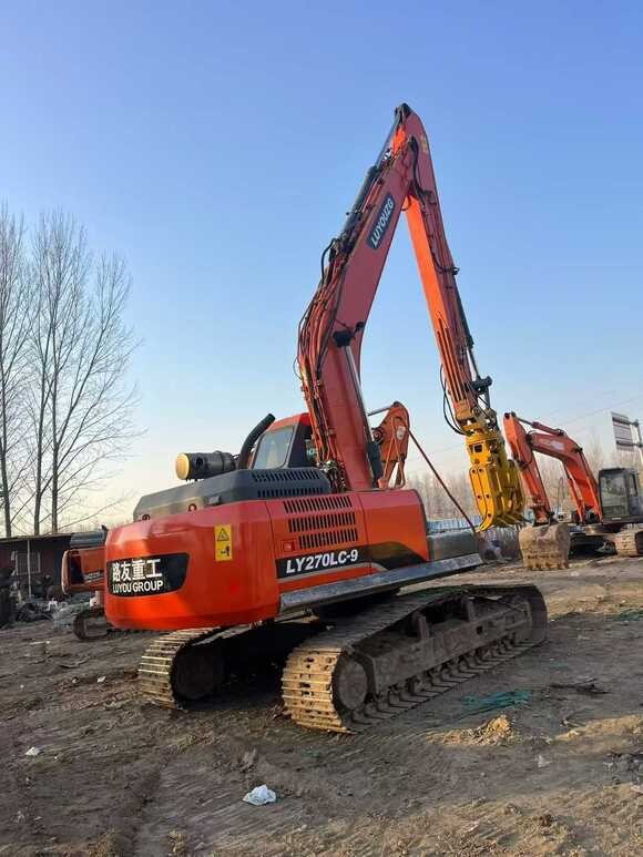 客戶21年購入的路友230加長臂抓鋼機(jī) ，國三排放，使用仔細(xì)宛如新機(jī)