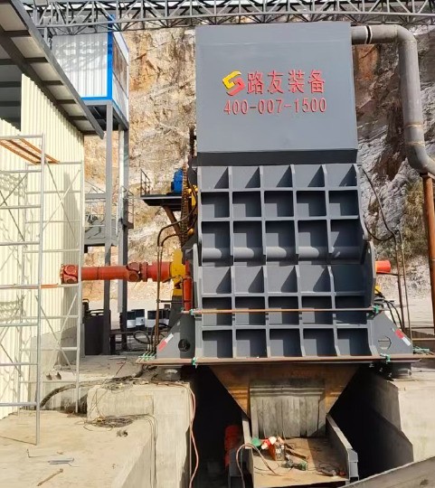 遠(yuǎn)離城市喧囂，山腳下獨(dú)美